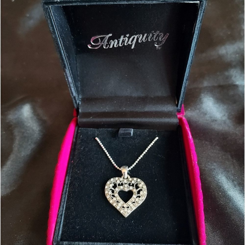 STERLING SILVER DIAMOND HEART NECKLACE - Picture 3 of 7